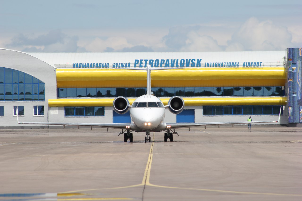 Самолет петропавловск казахстан. Аэропорт Петропавловск-казахский. Петропавловск (Казахстан) города Казахстана аэропорта. Аэропорт город Петропавловск. Есть аэропорт в Петропавловске Казахстан.