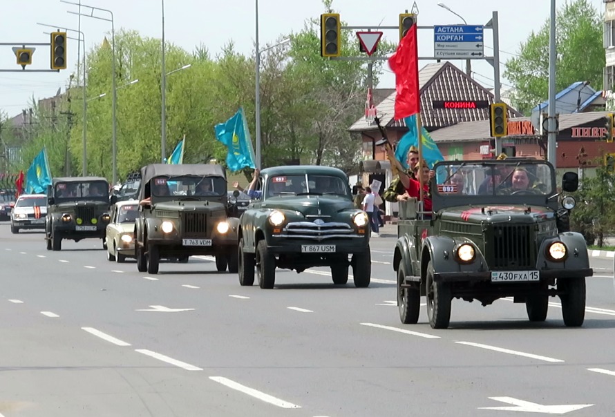 В Петропавловске прошел автопробег в честь дня Победы