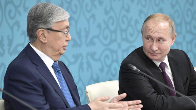 Токаев попросил Путина помочь в возвращении казахстанцев из России