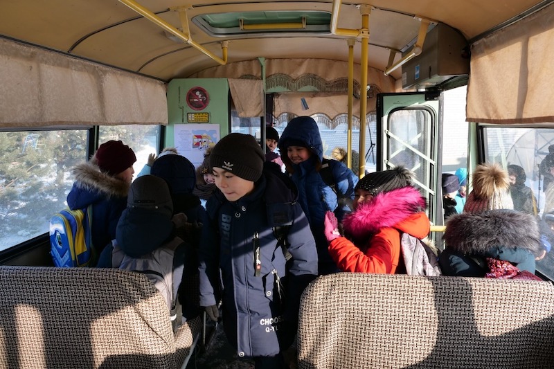 На севере Казахстана полицейские проверили безопасность школьных автобусов