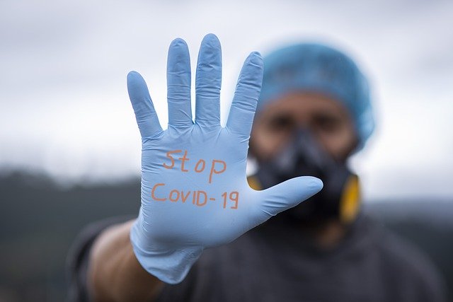 Лишние люди попали в списки на надбавки для казахстанских медработников за борьбу с коронавирусом