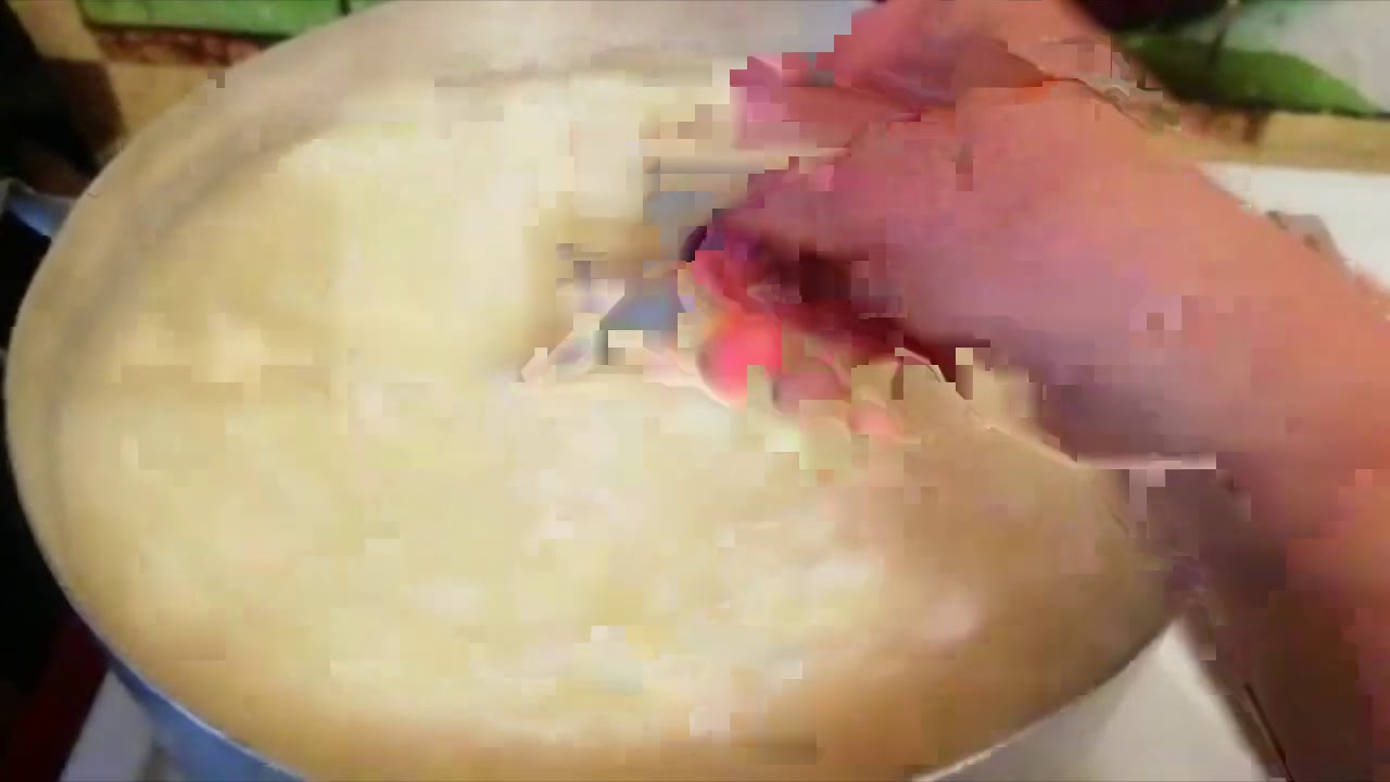Жительница села на севере Казахстана показала простой рецепт приготовления чечила