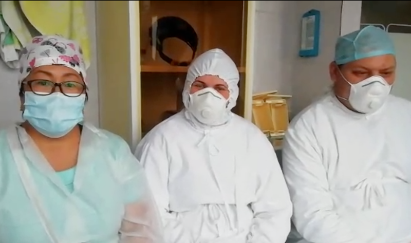 Медперсонал больницы на севере Казахстана требует вернуть главврача