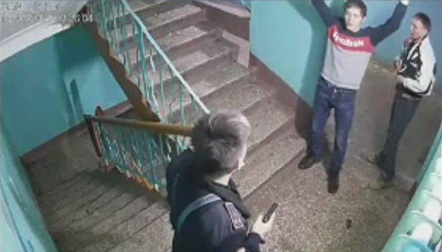«Настоящий боевик»: видео драки в общежитии «Восход» в Петропавловске шокирует зрителей