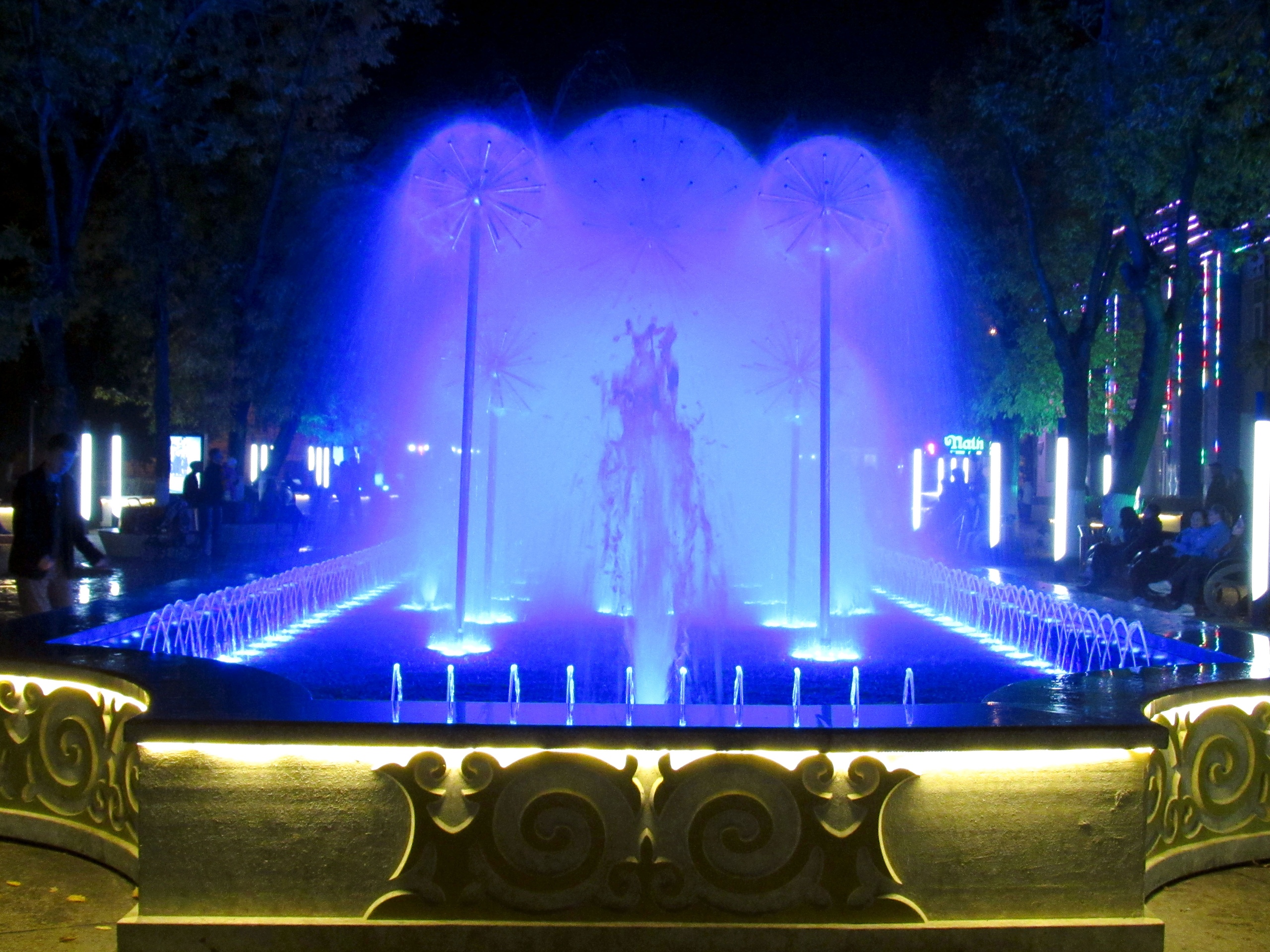 В Петропавловске включили фонтаны