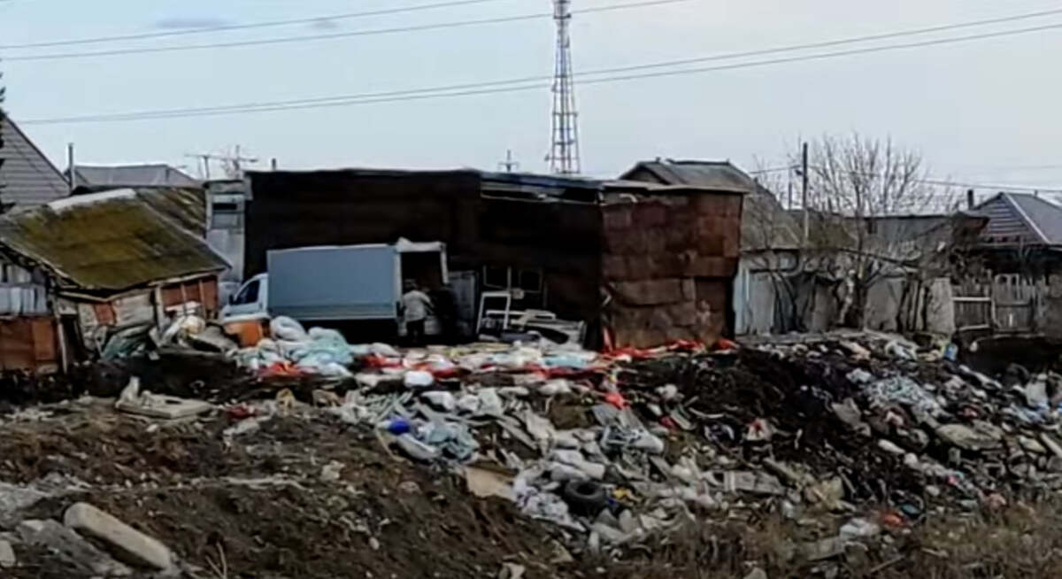 Жители Петропавловска выбрасывали мусор из «Газели» на берег Ишима