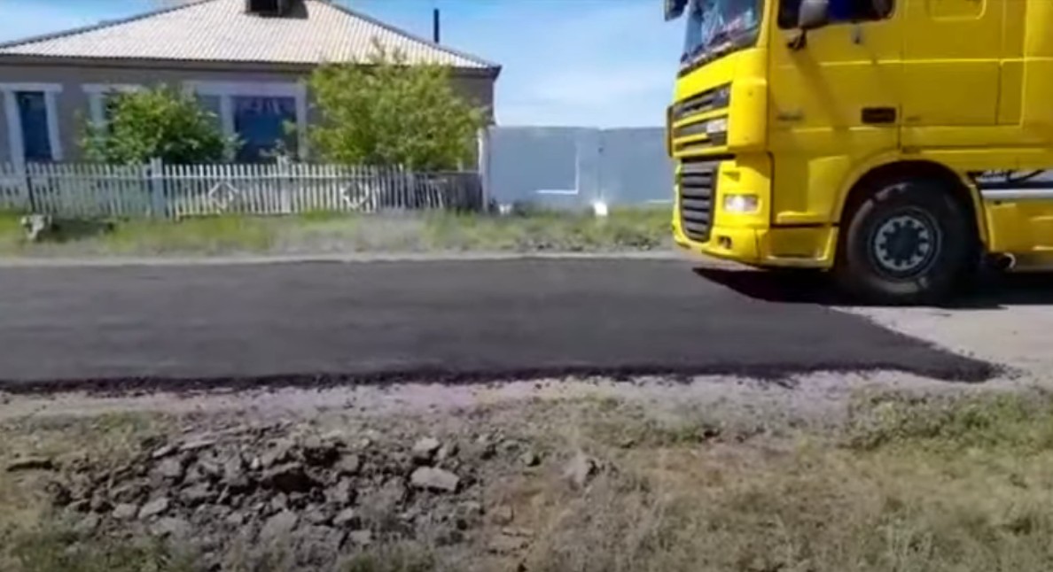 И так сойдет! Как ремонтируют дороги на севере Казахстана