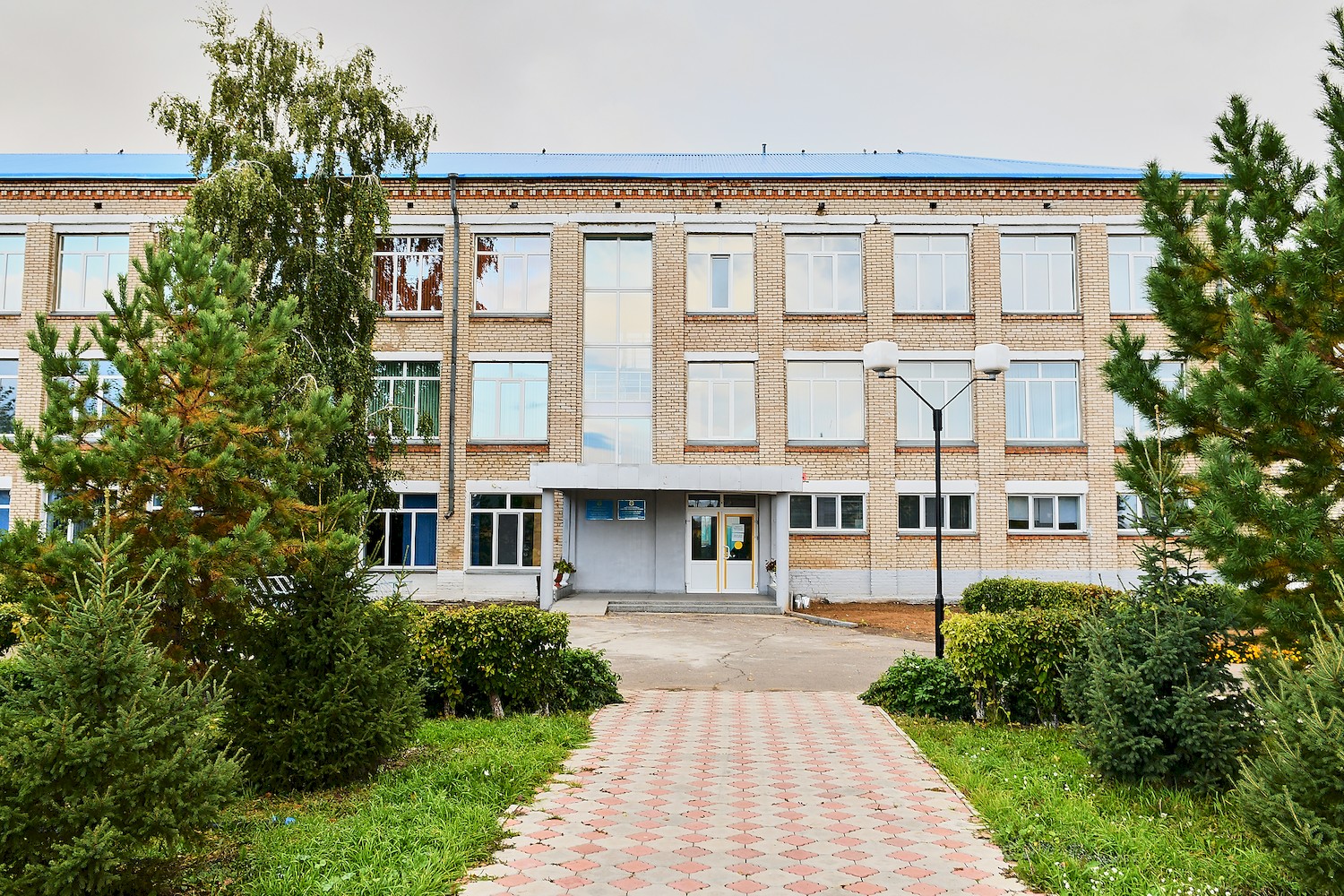 Новоникольская школа. Новоникольск Казахстан. Село Новоникольское Северо-Казахстанская область. Новоникольская школа Казахстан. Село Новоникольск школы.