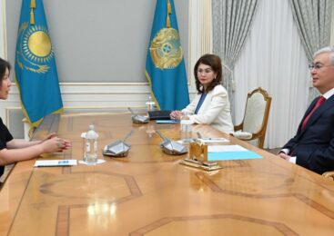Актриса Самал Еслямова встретилась с президентом Казахстана