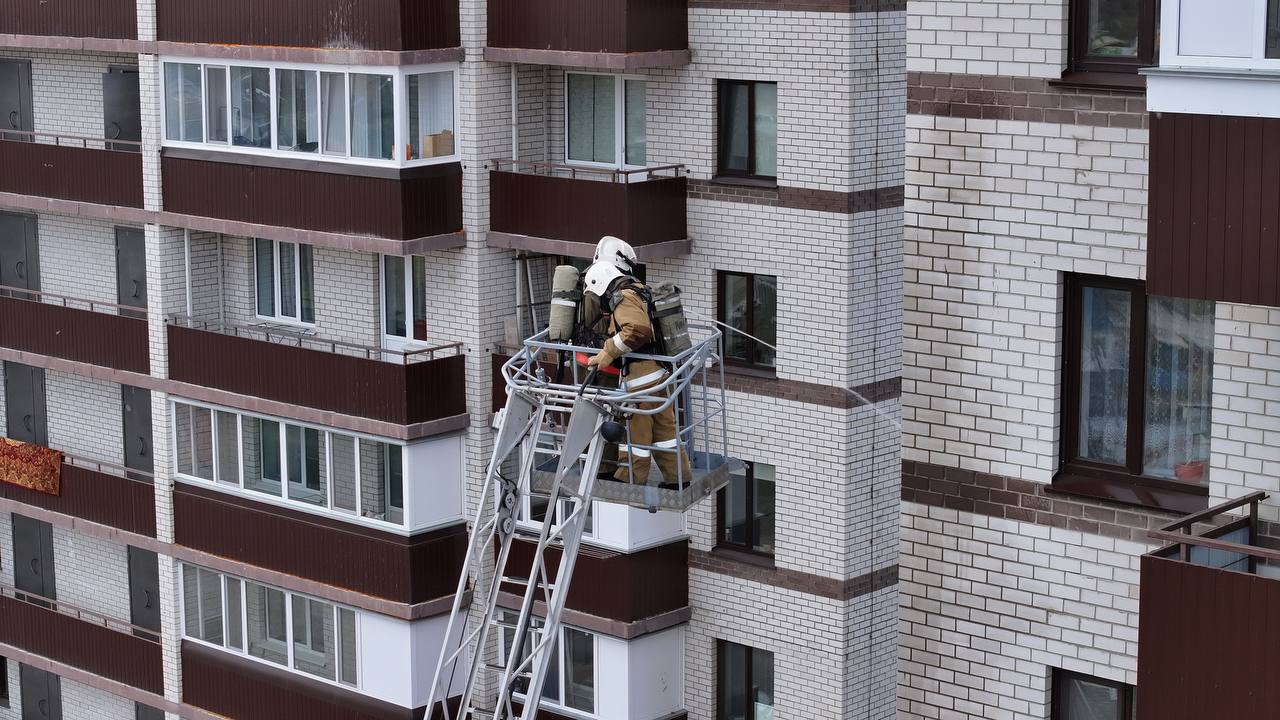 Новейшие образцы пожарной и спасательной техники позволяющей бороться с пожарами в высотных зданиях